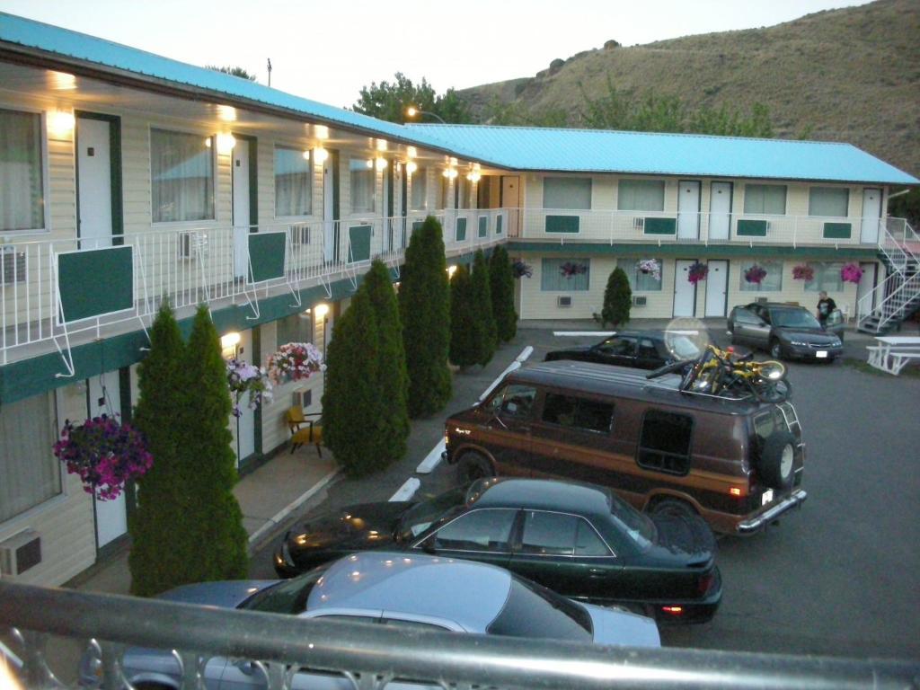 Cache Creek Inn Экстерьер фото