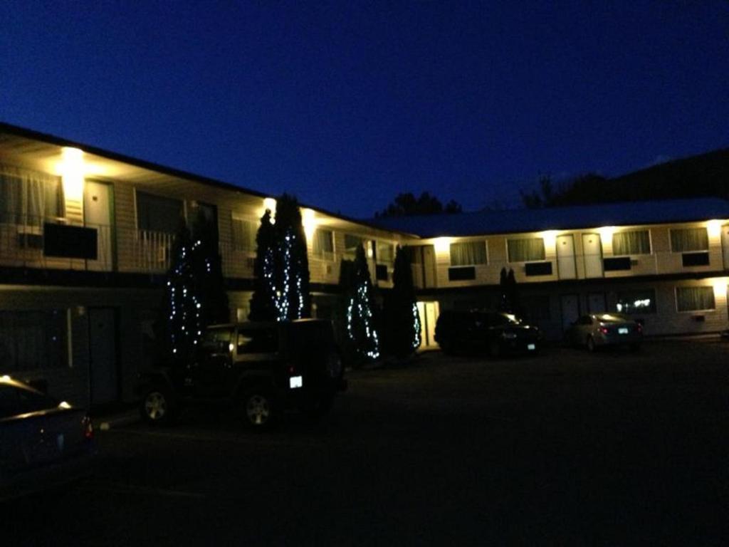 Cache Creek Inn Экстерьер фото